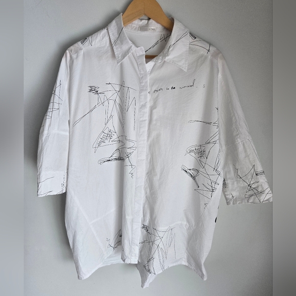 UCHUU Tops - UCHUU MONTREAL White Graphic Shirt